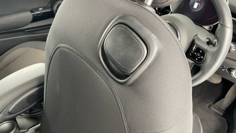 MINI Hatchback 1.5 Cooper Classic Premium 3dr Auto Petrol Hatchback